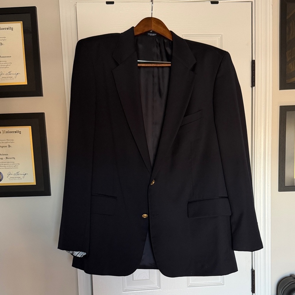 Vineyard Vines Navy Men's boat house Blazer with Gold Buttons